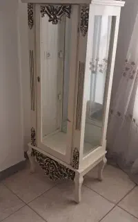 بوفه شیشه ای