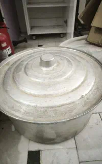 قابلمه بزرگ روحی در حد نو
