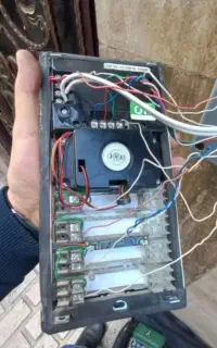 تعمیر کار تخصصی آیفون تصویری سرویس