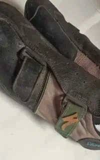 کفش دوچرخه سواری specialized