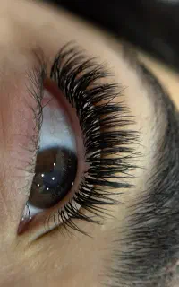 اکستنشن مژه و لیفت مژه و ابرو