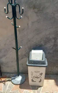 سطل زباله ، چوب رختی