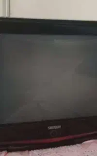 تلوزیون صفحه تخت 21 اینچ
