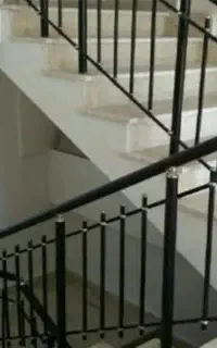 نرده فلزی با رنگ‌ الکترواستاتیک