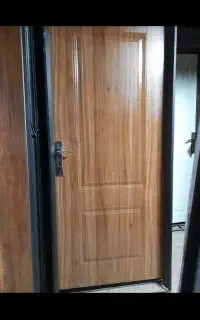 درب اتاقی ساختمانی