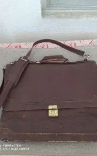 کیف تمام چرم .با قفل و رمز سالم