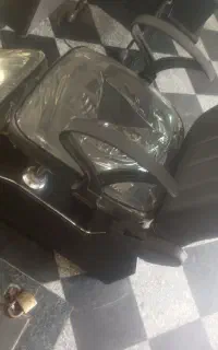 صندلی و سرشور ارایشگاه