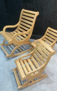 صندلی چوبی