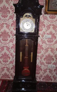 ساعت ایستاده چوبی