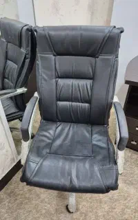 صندلی چرخ دار اداری
