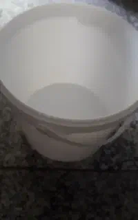 سطل ده کیلویی در دار