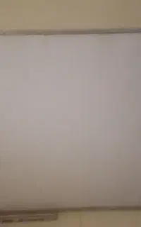 یک صندلی دانش اموزی و۱تخته صحیح وسالم درحدنو