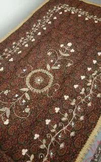 رانر و یا رومیزی و رو اُپنی ترمه و سرمه دوزی شده