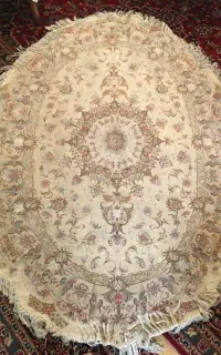 فرش دست بافت بیضی