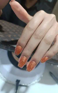 کاشت مژه و ناخن