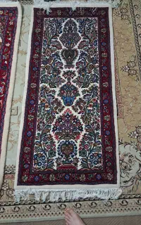 فرش دستباف درجه یک عالی مناسبه اتاق قشنگ اندازه