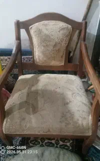 عروسکا بهمراه مبلی تک