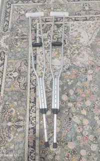 عصا زیر بغل