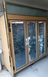 یخچال ویترینی درحد نو
