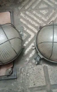 چراغ حیاطی 2عدد