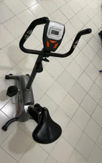 دوچرخه ثابت ورزشی