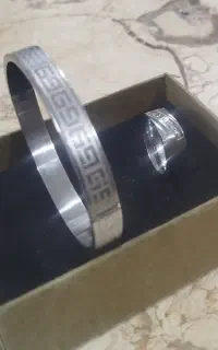 دستبند و انگشتر