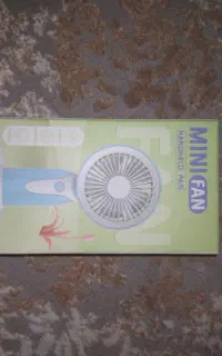 مینی فن و هلدر گوشی