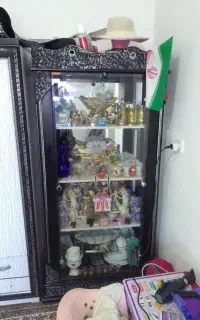 بوفه وگلدان