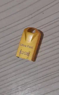 فلش ۳۲ گیگ خشک