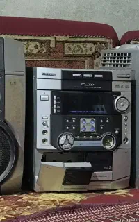 یک عدد ضبط با دو عدد باند