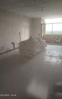 کاشیکاری  و کارگر ساده