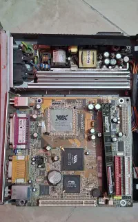 خ ر  ی د کیس  مانیتور.  کامپیوتر  مادر برد خراب