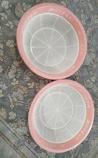 دو عدد آبکش سایز بزرگ و جا نونی نونو