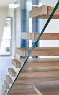 اجرای نرده شیشه ای
