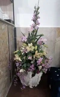 گلدان بزرگ کنارسالنی