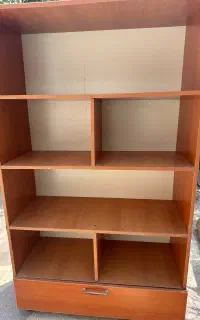 فروش‌فوری کتاب خانه و وسایل
