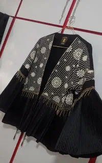 مجلسی عیونی چین دار