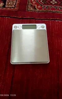 ترازوی دیجیتال سالم و تمیز -نو