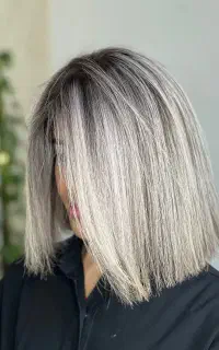 سالن تخصصی کلیه خدمات زیبایی واجاره میز ناخن