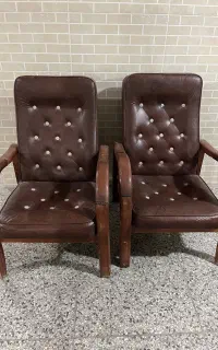 ۴ عدد صندلی چرم اداری