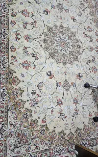 فرش ۶ متری کاملا تمیز شسته شده در حد نو