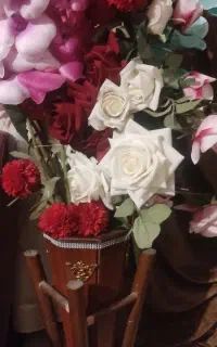 گل و گلدان