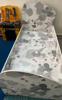 تخت یک نفره