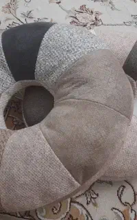 کوسن نو ، نشیمنگاه