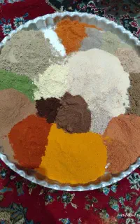 ادویه رنگارنگ