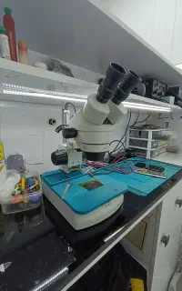 آموزش تعمیرات موبایل به صورت یک نفره درب مغازه