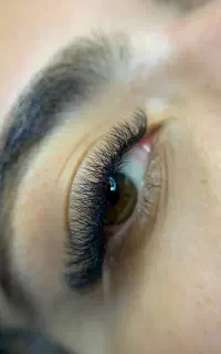 اکستنشن مژه و لیفت و لمینت ابرو و مژه