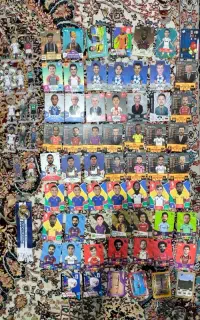 ۶۵ تا کارت کیمدی با ۱۴ تا فیگور و آویز رئال مادرید