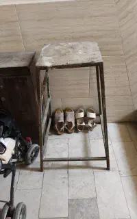 چهارپایه آهنی