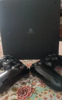 فروش PS4 کپی خور با دیسک و  همراه با دو دسته